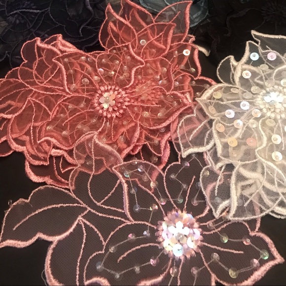 COPY - Mesh Flower And Leaf Appliqué’s (73) - Picture 3 of 13